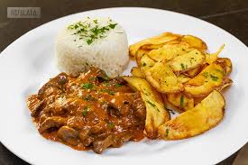 Strogonoff de Cogumelo, Arroz Integral e Batata Rústica 360g